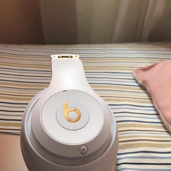 Beats - Picture 1 of 2